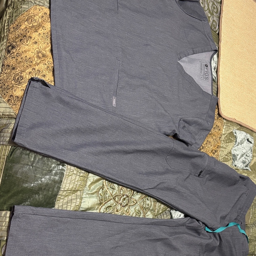 FIGS Women Grey Scrub Pants — Modern Comfort